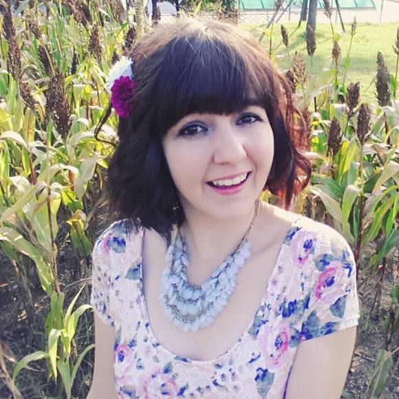 Meet your Posher, Danielle - Picture 1 of 1